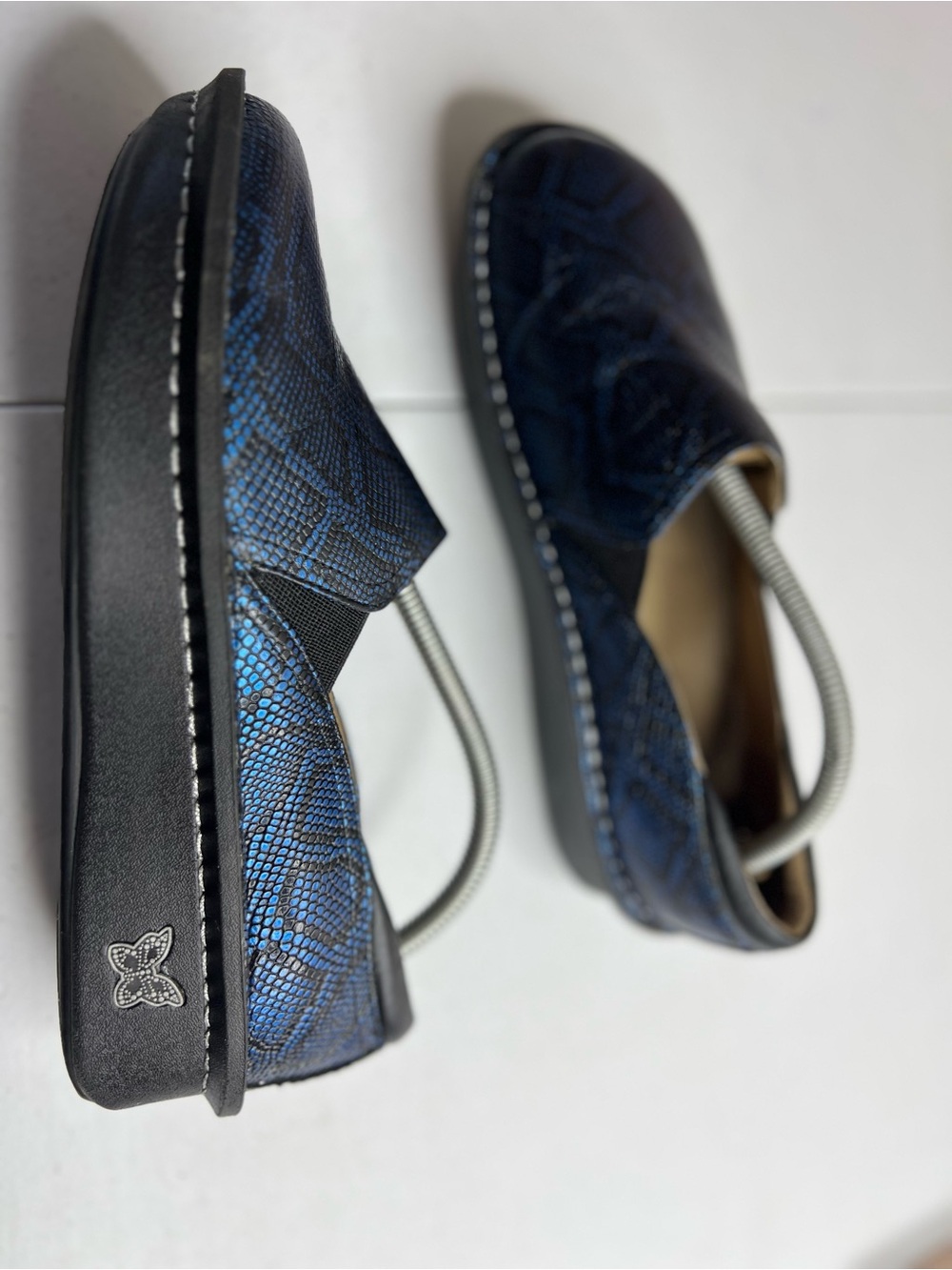 Alegria Debra clogs blue snakeskin pattern Women’s Size EU 39, US 8.5 work